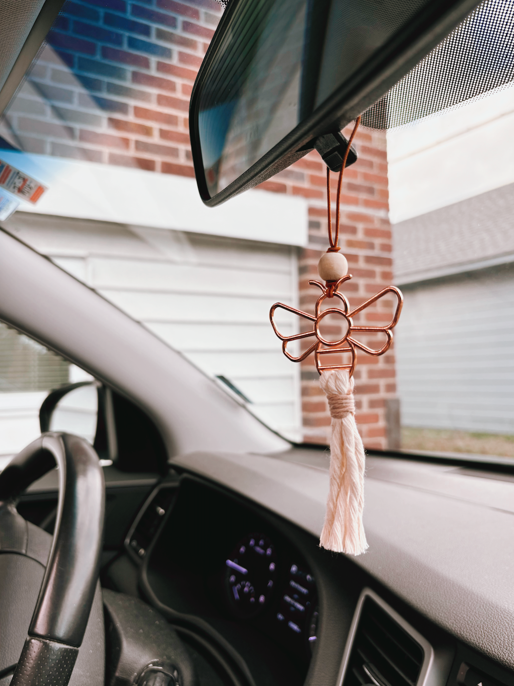 Offhand Fibers – Großhandel Auto-Lufterfrischer – Unisex – Hummel Boho Autoanhänger | Ätherisches Öl Diffusor4