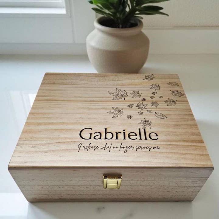 Boîte à Souvenirs Personnalisée avec Affirmations Gravée sur Mesure Boîte à Mémoire en Bois Cadeau Spirituel Rangement pour Bijoux et Cristaux en Pin ou Bambou pour la vente par Newfashioned Relics