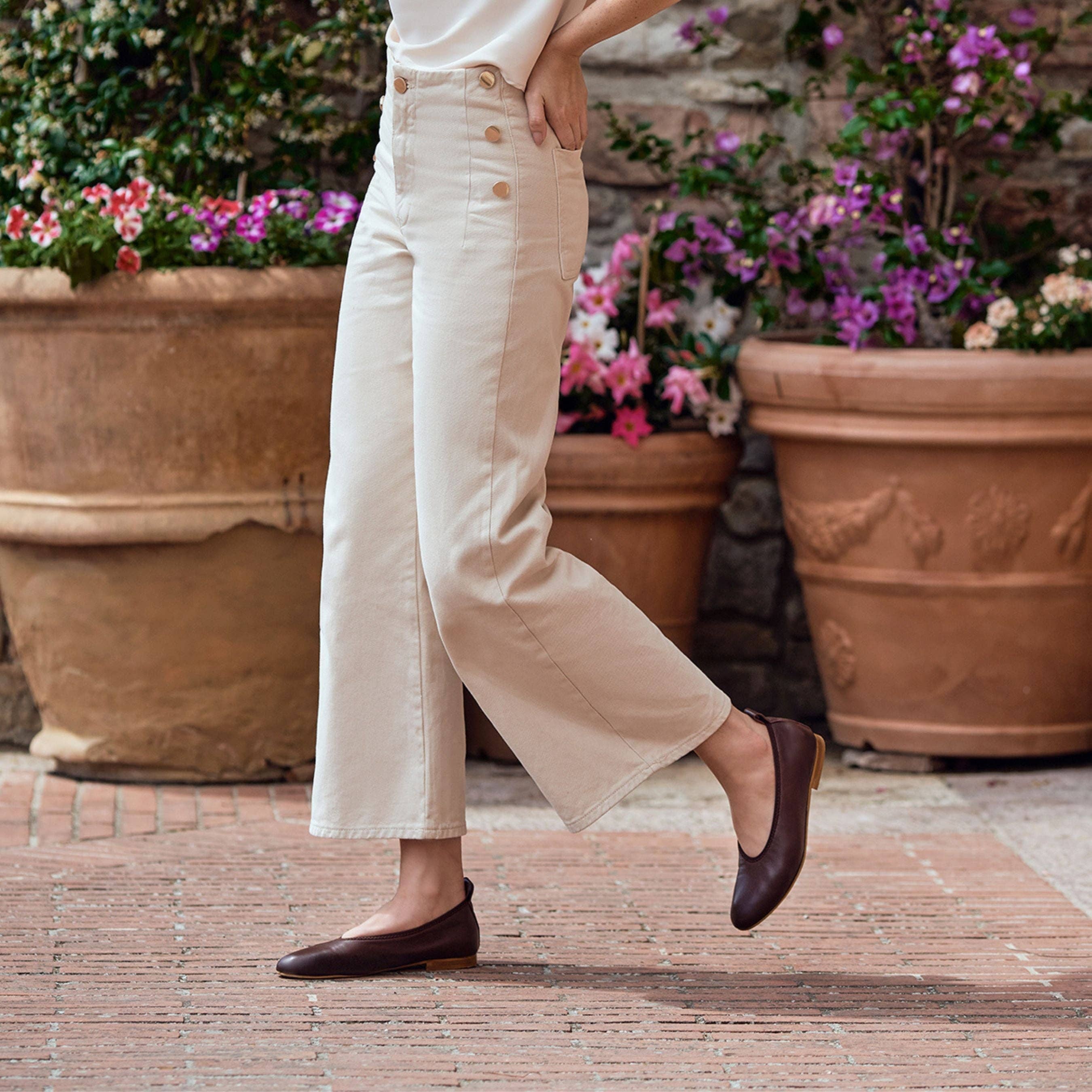 Valleria Flexlite Flats Chocolate for wholesale on Faire1