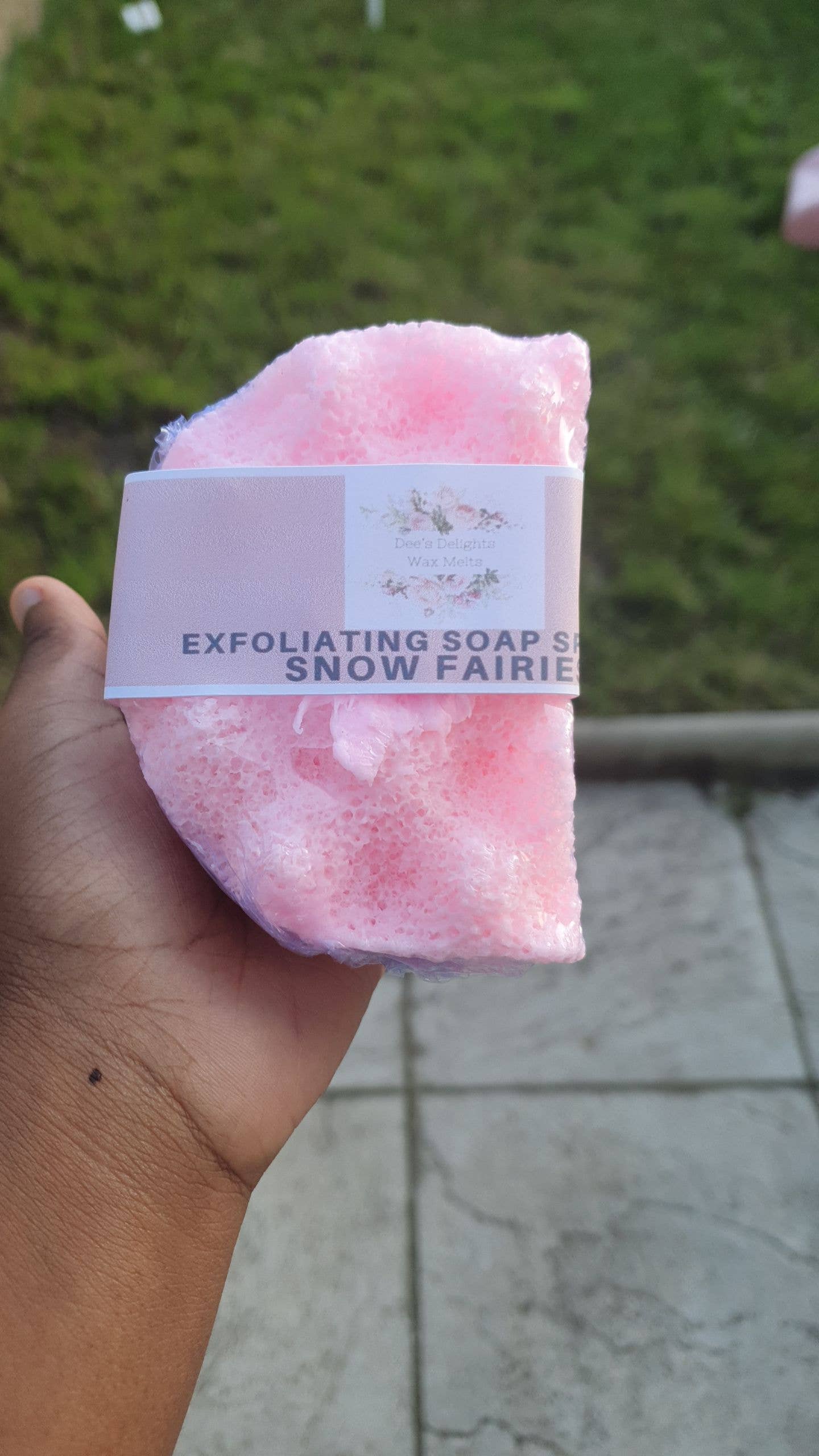 De Unique Fragrance – wholesale Bath pouf/sponge – Half Soap Sponge Monoi/ Moitié Éponge Exfoliante2