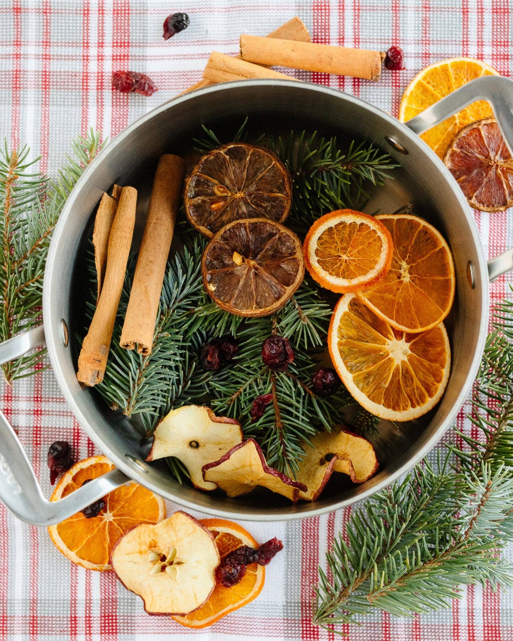 Simmer and Co Natural Aroma - Wholesale Potpourri - Be Merry & Bright Simmer Pot Mix, Limited Edition Holiday Aroma – 12oz Jar5