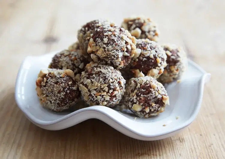 Lulu's kitchen - Wholesale Snack Bar - Cocoa Energy Ball with Hazelnut & Coconut Topping8