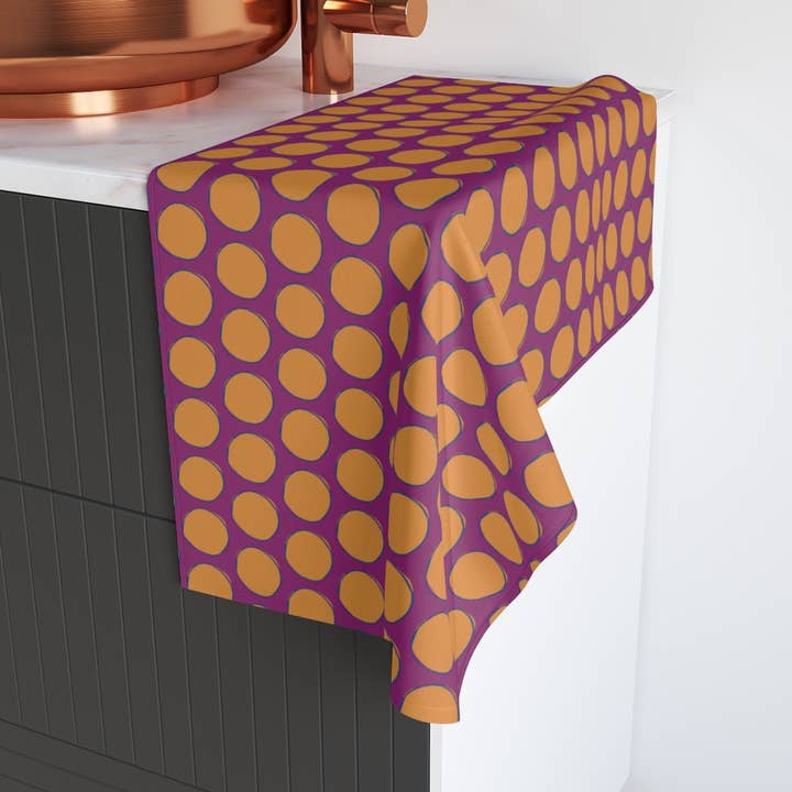 Petite Serviette à Main Artistique à Petits Points - Décor Dopamine - Maximaliste pour la vente par Foxfire & Co