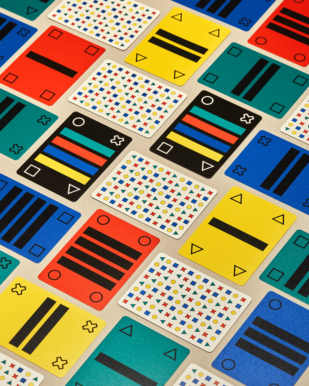 Art of Play - Vendita all'ingrosso Giochi di carte - Regola del tre3