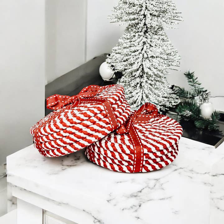 Gia Roma - Wholesale Christmas Decoration - Holiday Fabric Coasters, Red White Christmas Coaster Set