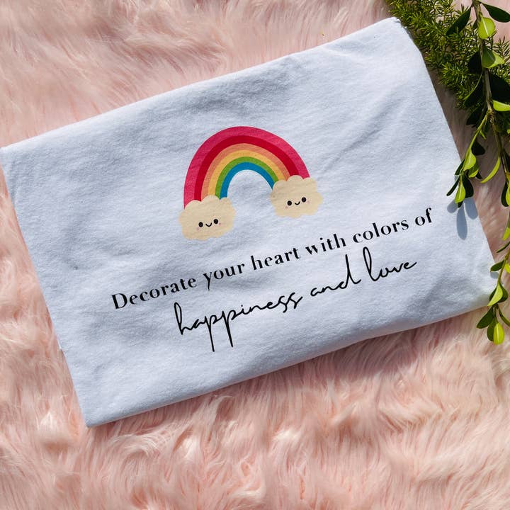 T-shirt manches longues Rainbow Affirmation - Bonheur + Love pour la vente par Trendy Creations