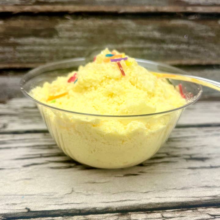 Southern Fleek Bath LLC – wholesale Badbomb/fizz – Snow Cream Bath Bomb0