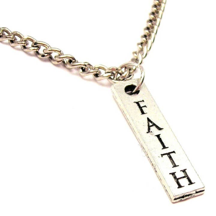 Collier à breloques simples Faith pour la vente par Chubby Chico Charms