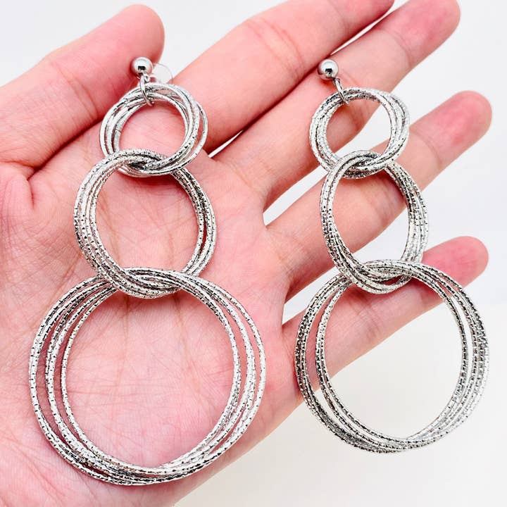 Orecchini pendenti con design impilato ad anello circolare a 3 strati, 5 pezzi per la vendita all'ingrosso da parte di Mio Queena