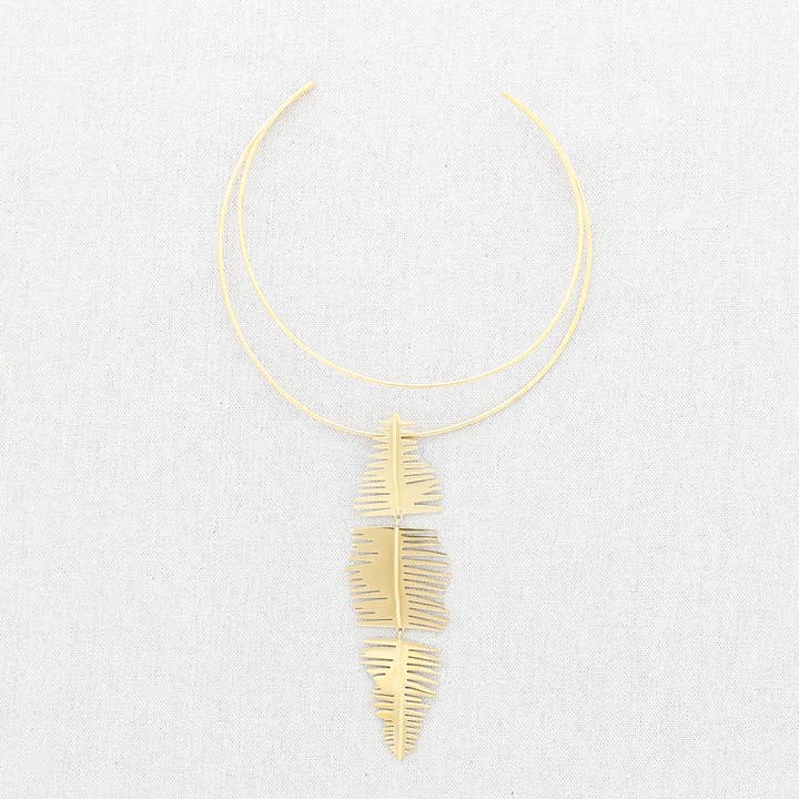 Collier ras-du-cou en acier avec pendentif double feuille pour la vente par Sonata