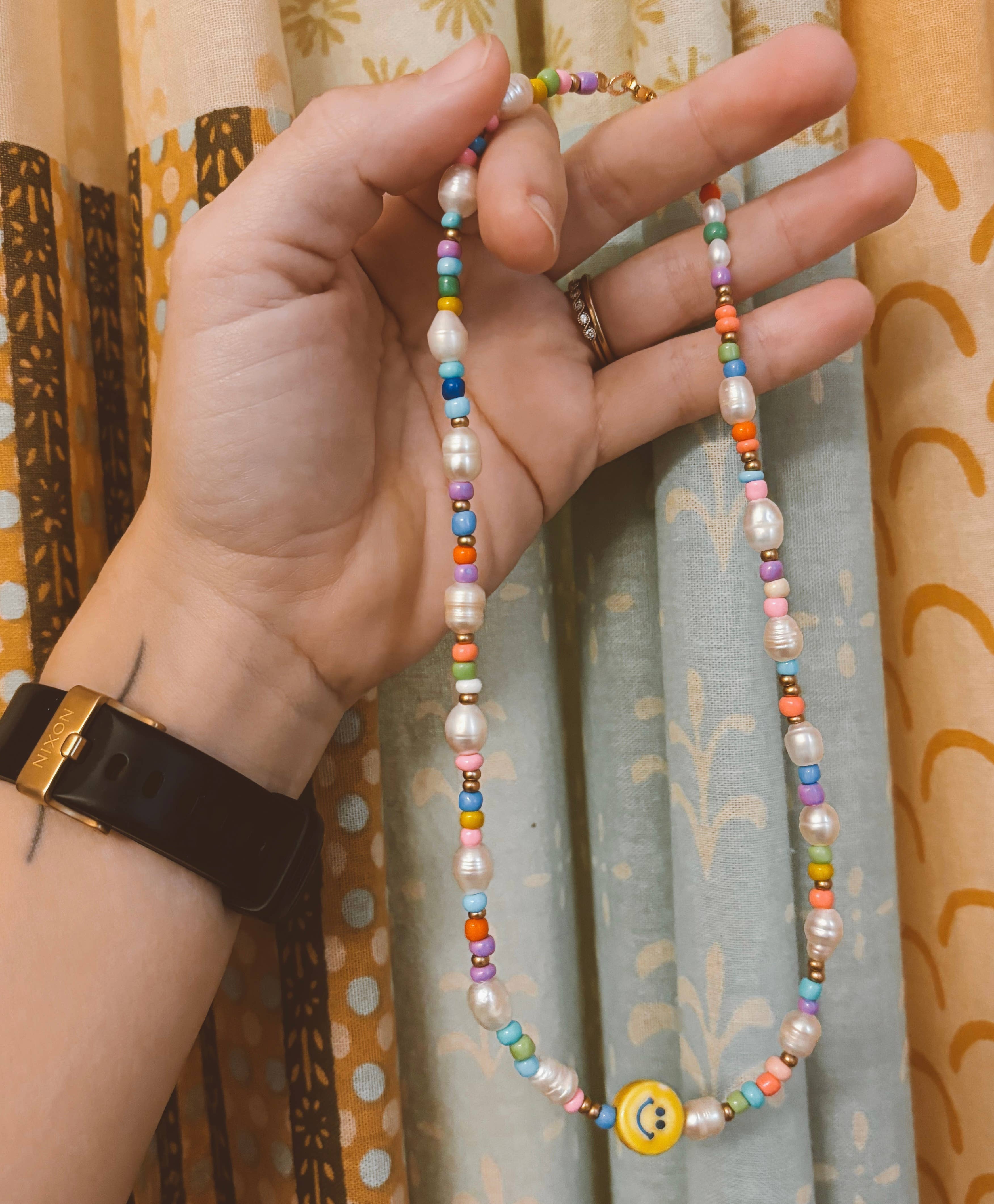 driftaway jewelry - Wholesale Beaded/Pearl Necklace - Nice Day Smiley Necklace0