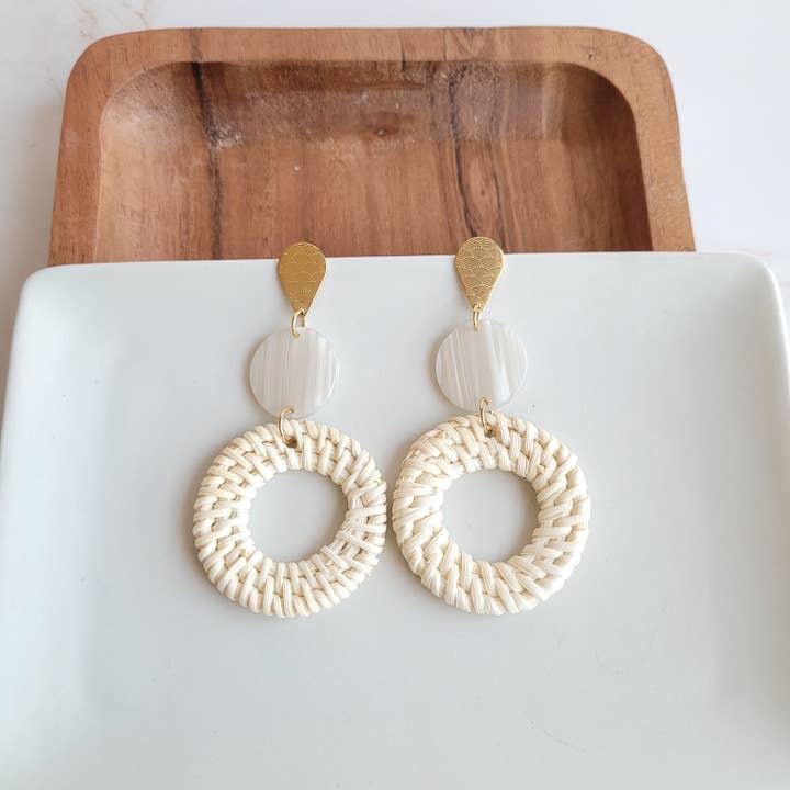 Spiffy & Splendid - Wholesale Dangle Earrings - Lana Earrings - Light Rattan Seashell // Resort, Jewelry