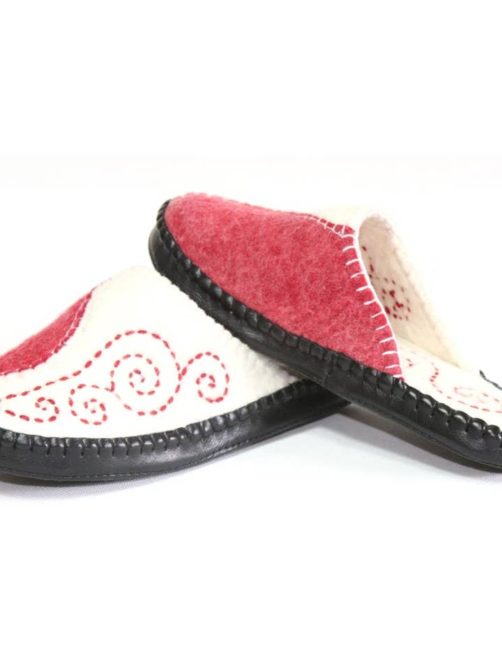 Red Spotted Felt Slippers for wholesale by Mongulai