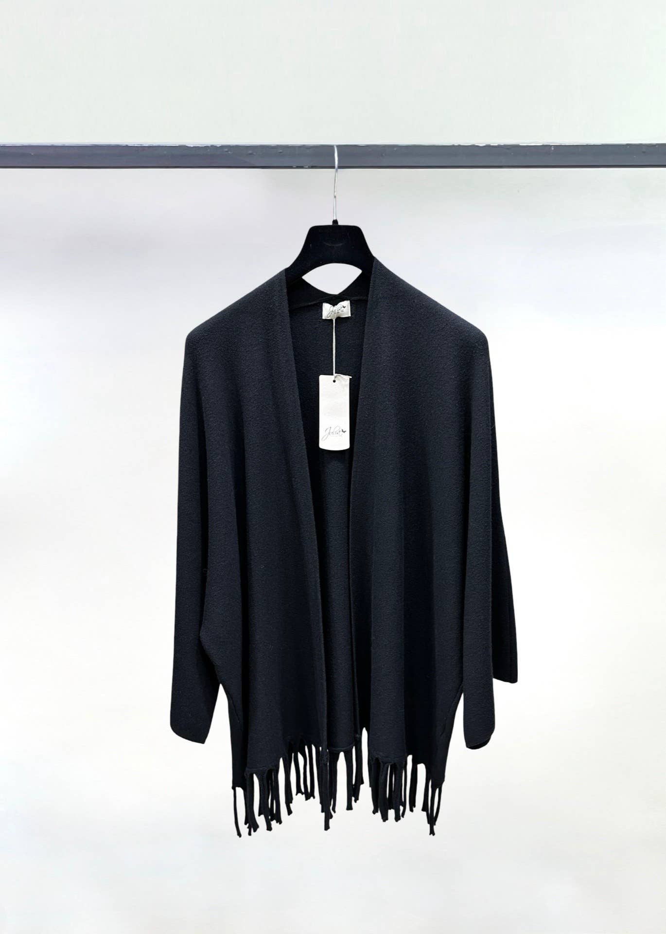 JULIA PARIS – wholesale Poncho – Women's – Open knit poncho jacket with fringes5