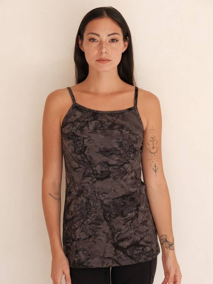 Débardeur Batik Marbre pour la vente par Hands To Hearts
