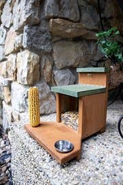 Kurated Korner – wholesale Bird feeder – Uncle Dunkel's Ultimate Squirrel Munch Box Feeder2