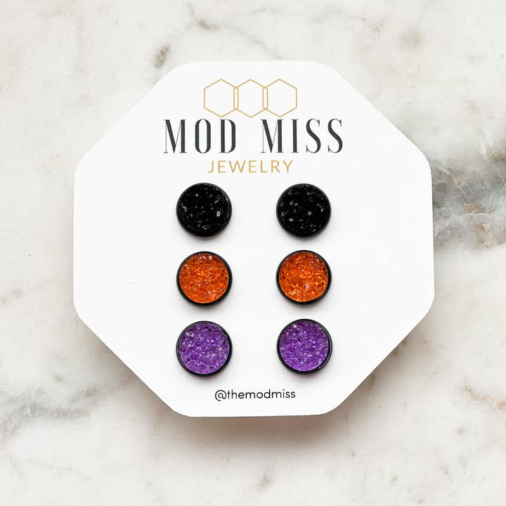 Druzy Stud Örhänge Set om 3 ”Svart, Orange, & Lila” för wholesale av The Mod Miss