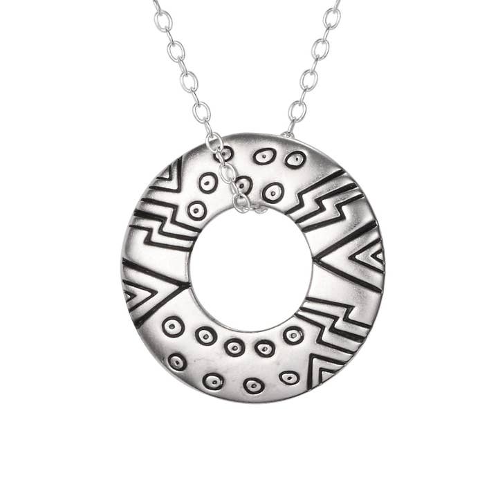 Collier Laurel's Om en argent sterling pour la vente par Laurel Burch Studios
