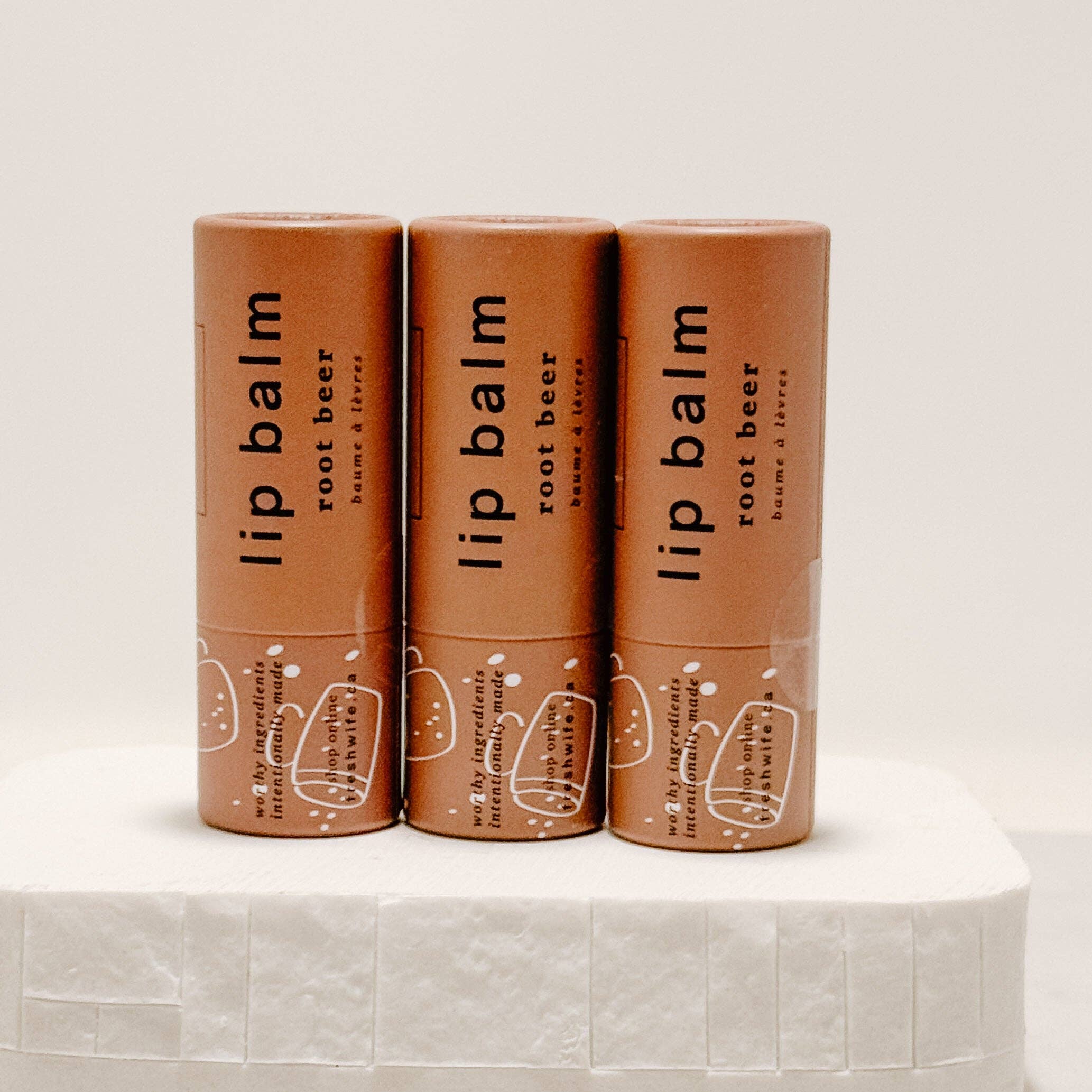 The Fresh Wife Soap Company - Vendita all'ingrosso Burro di cacao - Root Beer Balsamo Labbra1