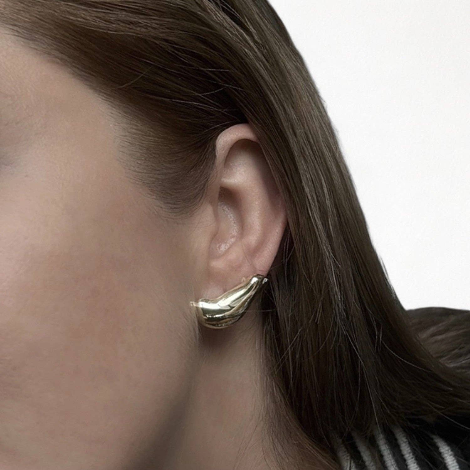 London Atelier Byproduct - Vendita all'ingrosso Orecchini a bottone - Orecchini a polsino per lobo d'oro6