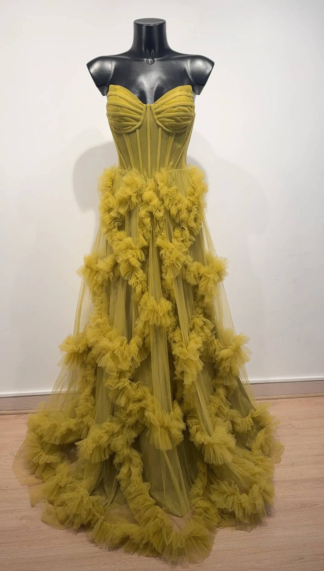 Lemon Nana – wholesale Gown – Women's – Emerald green tulle dress with a voluminous skirt5