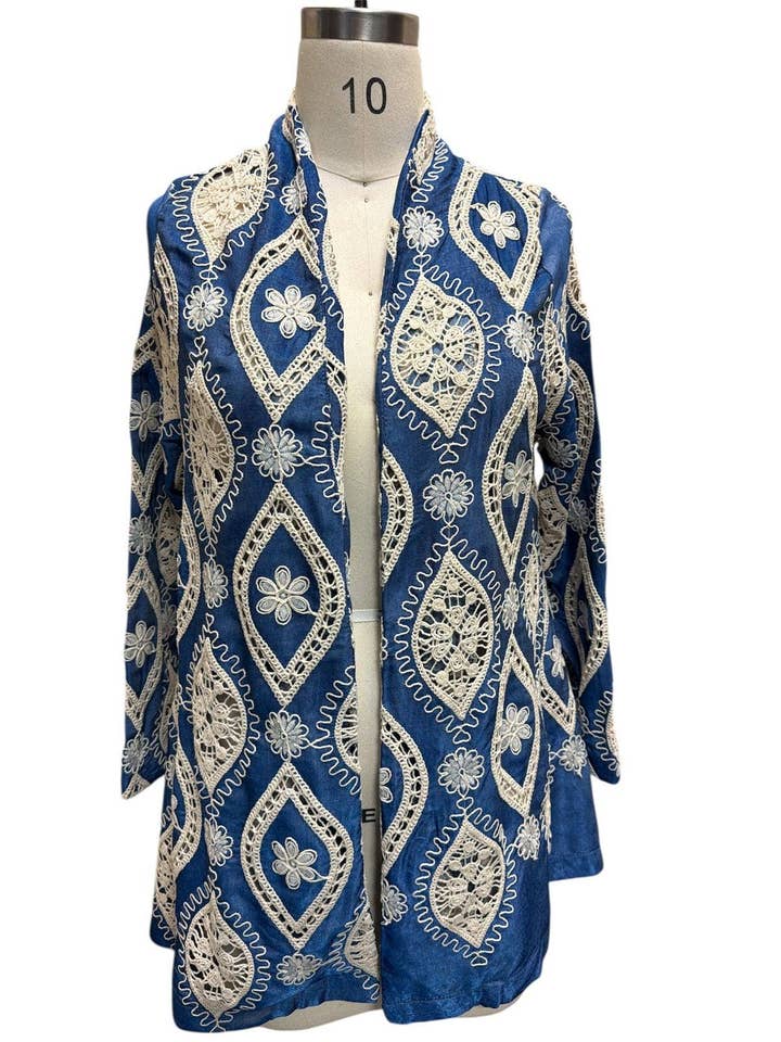 Cardigan aperto davanti in pizzo floreale di denim taglio diamante in cotone per la vendita all'ingrosso da parte di Kamana