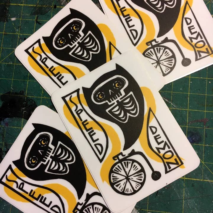 Autocollant en vinyle « Speed Demon » en forme de squelette de vélo pour Halloween pour la vente par The Crafty Hag