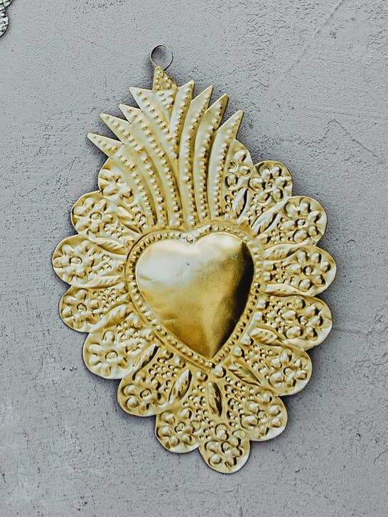 Ex-voto heart flower wreath - Brass for wholesale by Tienda Esquipulas distribution