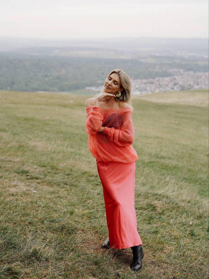 Asymmetrischer Midirock In Koral für den Großhandel von INSÁ by Inna Schuldeschov