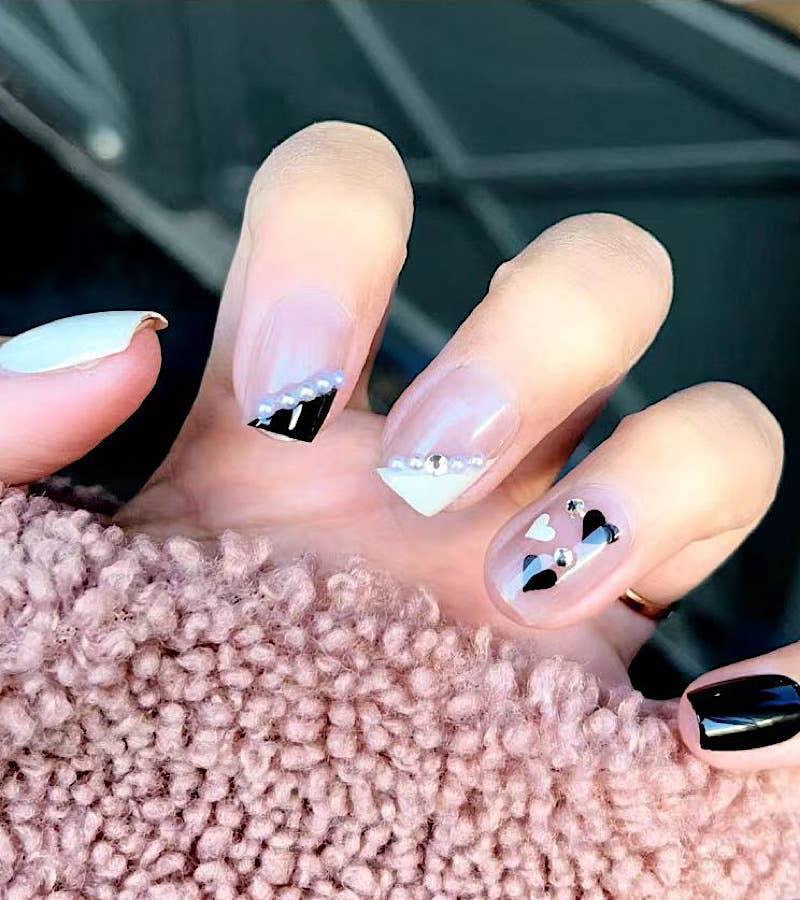 Kids Charm Online - Wholesale Press-On/Fake Nails - BEAUTIFUL WOMEN NAIL SET / 5 PIECE NAIL KIT. CHOOSE YOUR FAV3