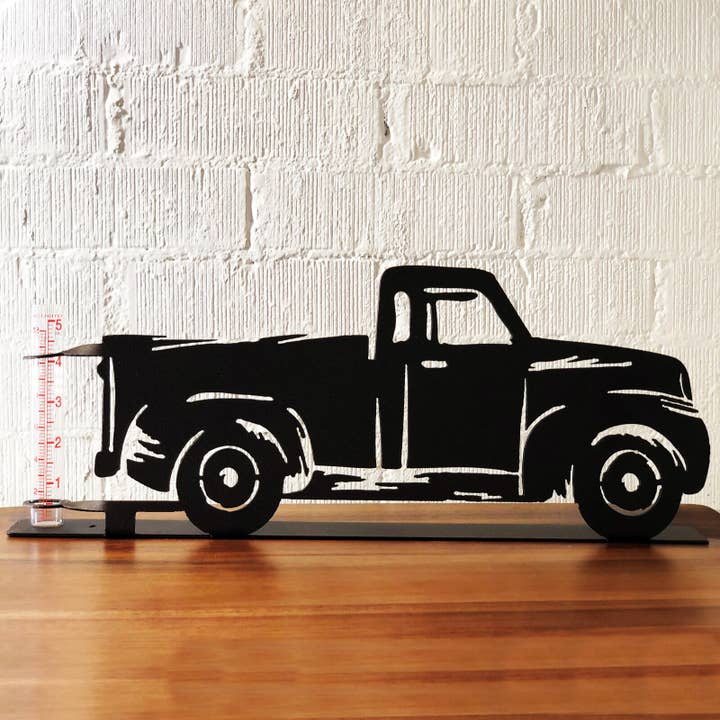 Steel Grace – wholesale Outdoor ornament/decor – Vintage Truck Rain Gauge