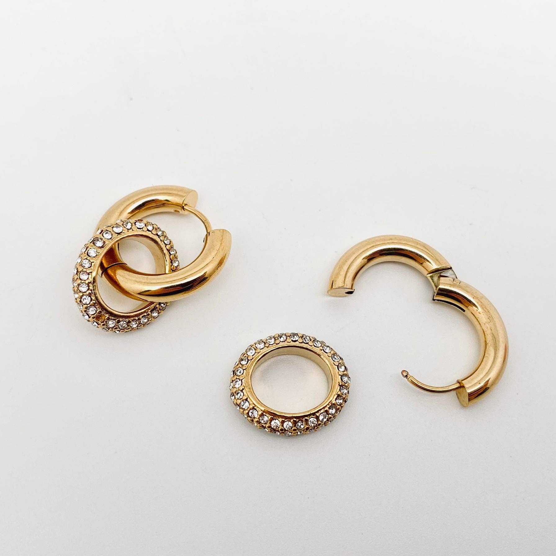 Mio Queena - Wholesale Huggie Earrings - 18K Gold Plated Inlaid Cubic Zirconia Circular Huggie - FGS2