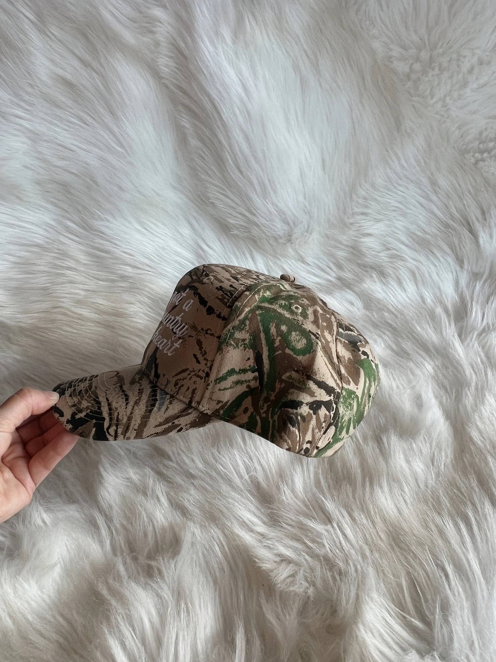 Wilder Made - Vente Casquette de camionneur – femme - Casquette Trucker en toile « 90's Country Kinda Heart »8