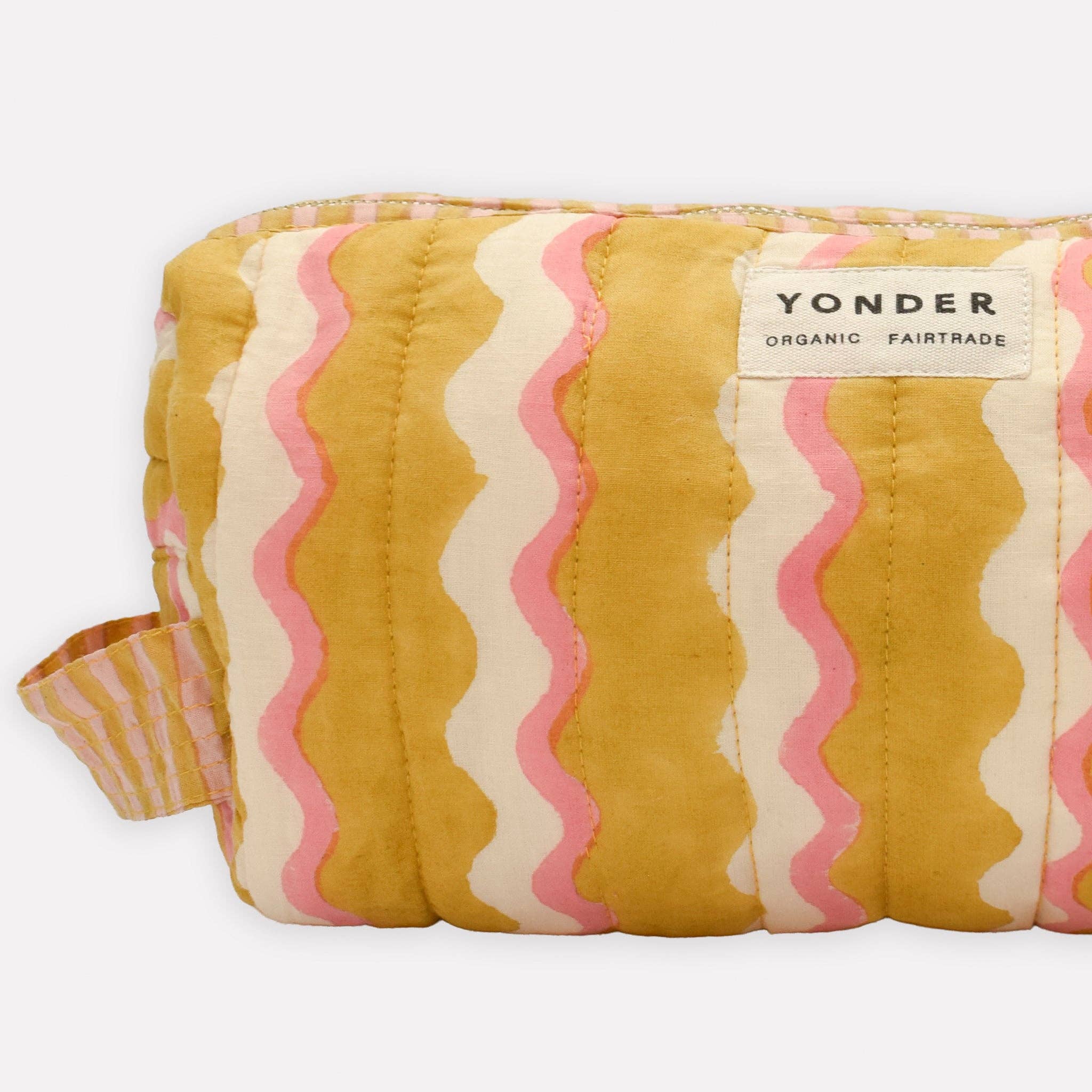 YONDER. - Vente Trousse de toilette – femme - Trousse de toilette matelassée | Wiggle | Miel3