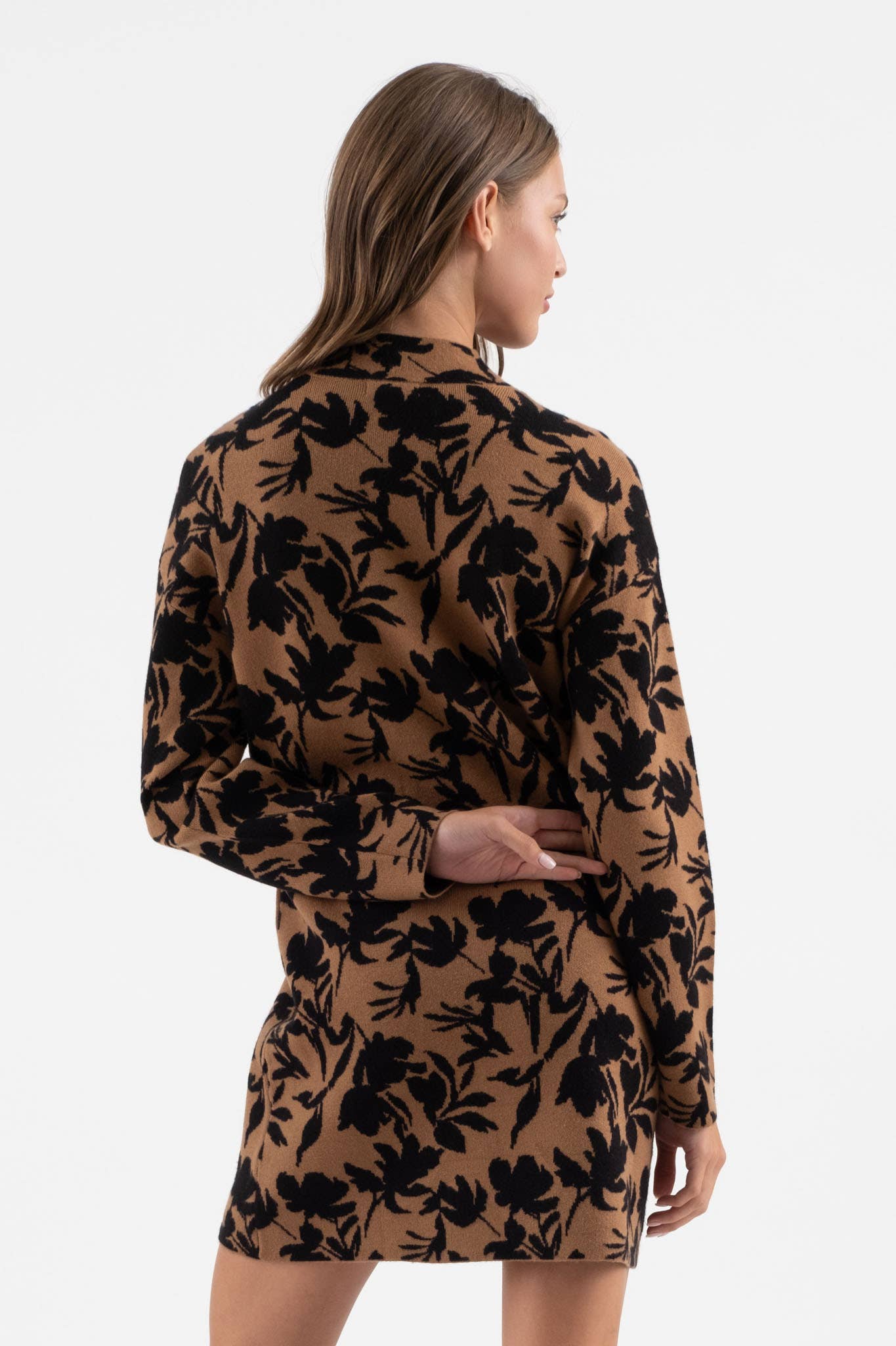 Blu Pepper - Venta al por mayor Vestido - Mujer - VESTIDO TIPO JERSEY DE PUNTO DE MANGA LARGA CON CUELLO REDONDO Y ESTAMPADO FLORAL6