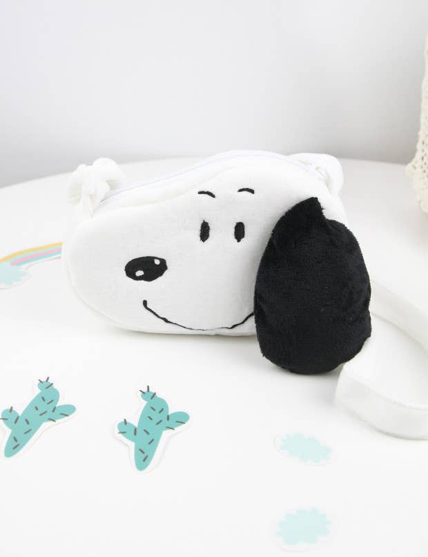 K-Wonderland – wholesale Crossbody bag – kids – Snoopy Face Plush Crossbody Bag – Official Peanuts Licensed2