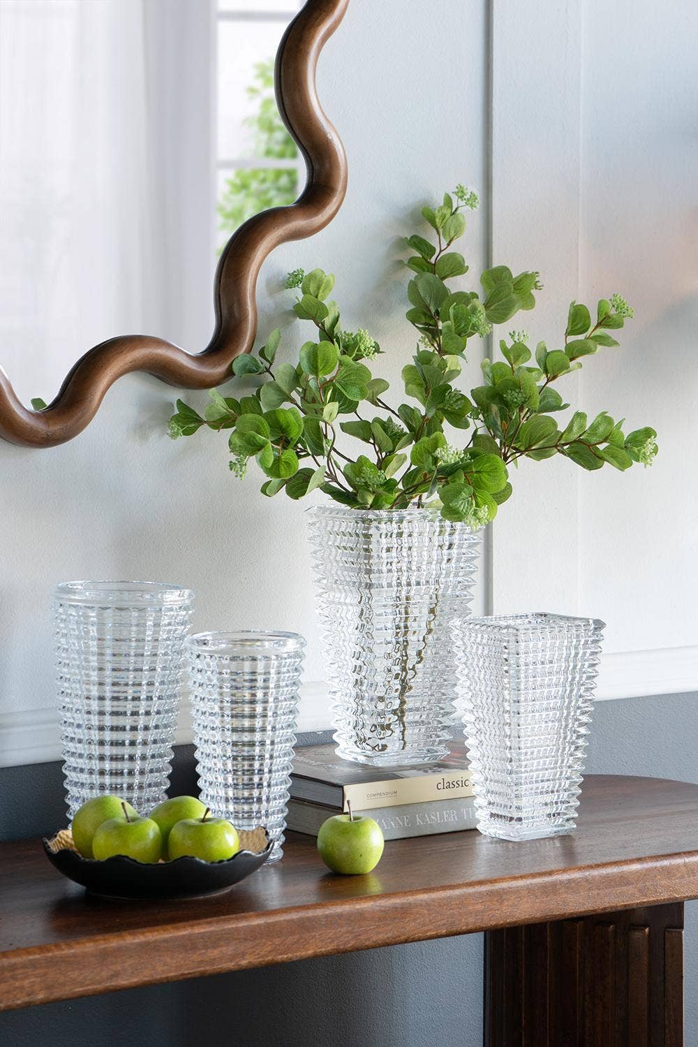 A&B Home Group Inc. - Vente Vases - Vase rond en verre transparent D5x9" avec design nervuré 12PC/CTN3