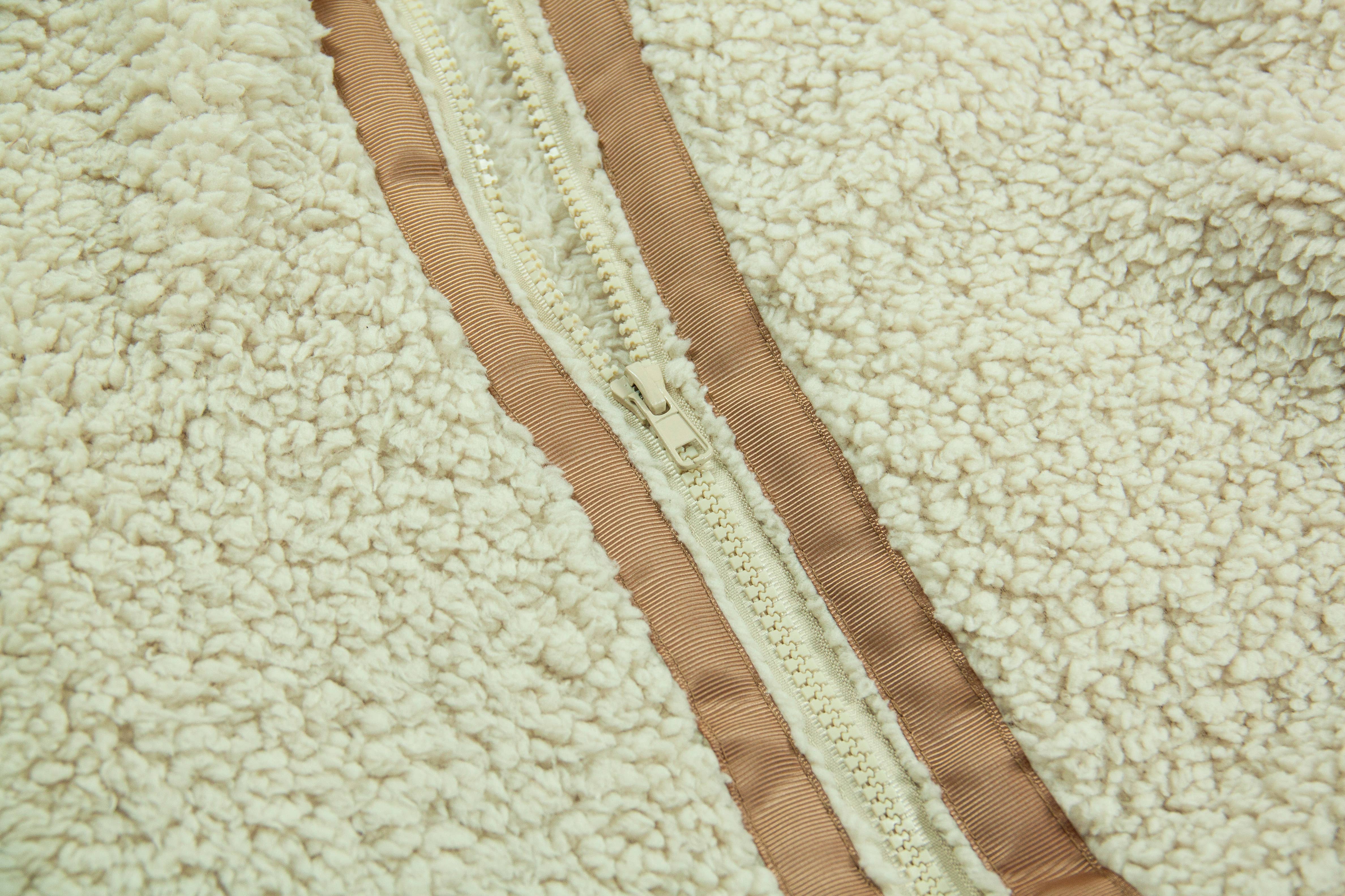 HIDDENBRAND - Wholesale Fur/Faux Fur Coat - Women's - Aztec patchwork sherpa zip coat8