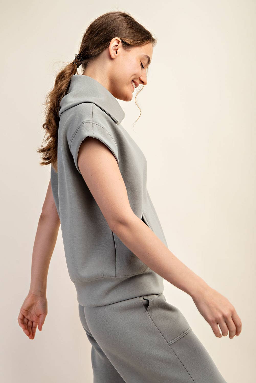 Rae Mode - Vente Haut de sport – femme - HAUT À MANCHES COURTES ET FERMETURE ÉCLAIR QUARTER EN MODAL POUR PLONGÉE21