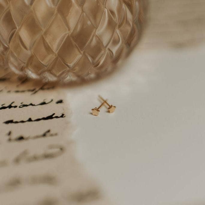 Mauve Jewelry Co. - Vente Clous d'oreille - Mini Clous Étoiles3