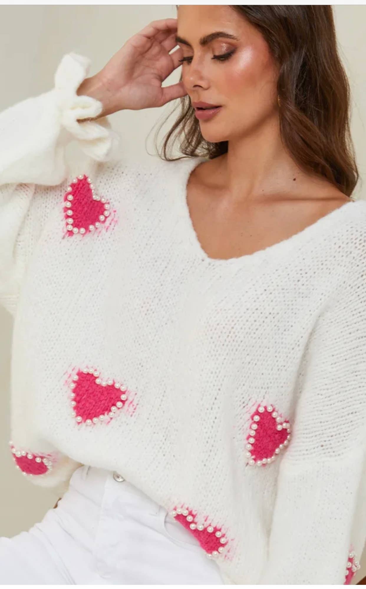 LÉA & LUC – wholesale Pullovertröja - Dam – Tröja med hjärtmönster och pärlor, V-ringad, dam5