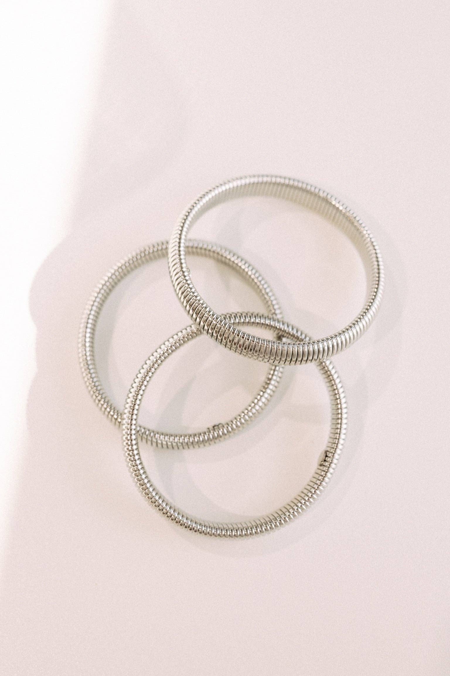 BELJOY – Engroshandel Armbånd – Baia tynd spole armbånd || Vælg farve5