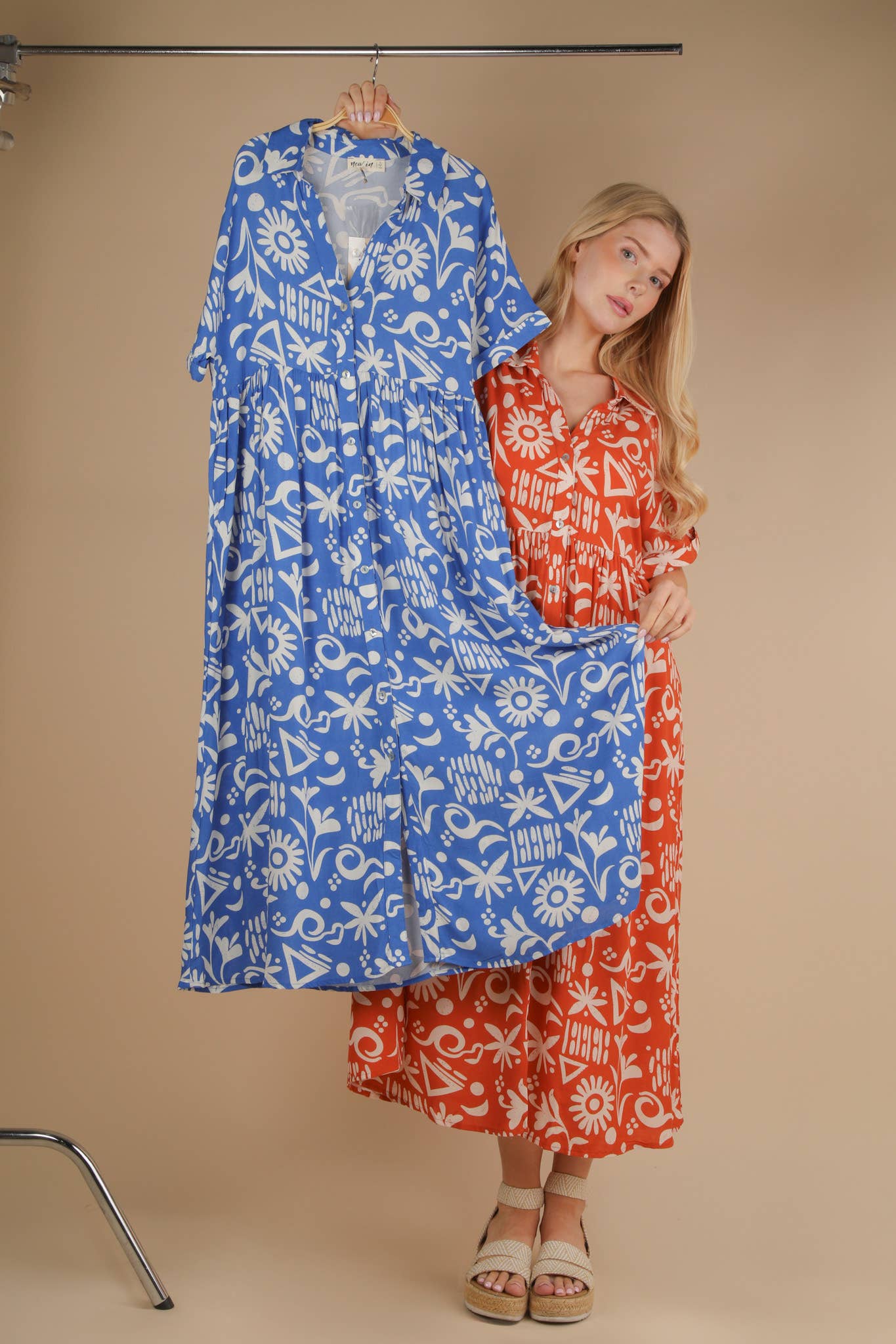 MÉLANGE COUCHER DE SOLEIL ND31583X-PLUS SIZE Robe midi à chemise imprimée surdimensionnée en vente sur Faire4