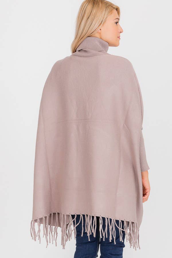 Cap Zone - Wholesale Poncho - Dames - Gebreide trui in rolkraagstijl met poncho met franjes1