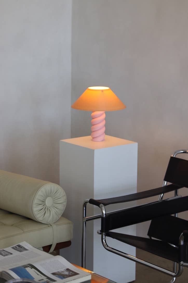 Sofiest Designs - Wholesale Accent/Desk Lamp - Sofiest Designs Swirl Table Lamp4