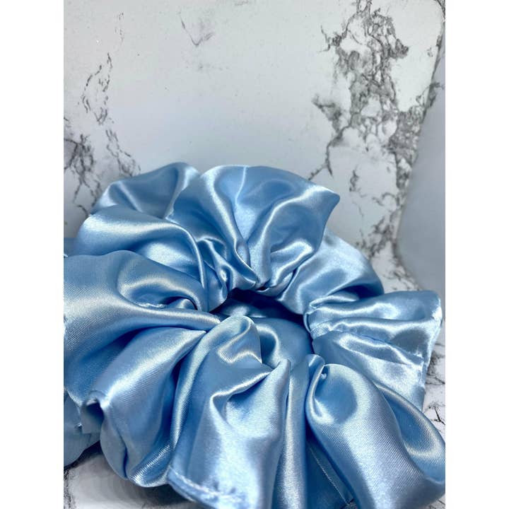 Enchanted Scrunch – wholesale Scrunchie - Dam – Ljusblå Silk Scrunchie