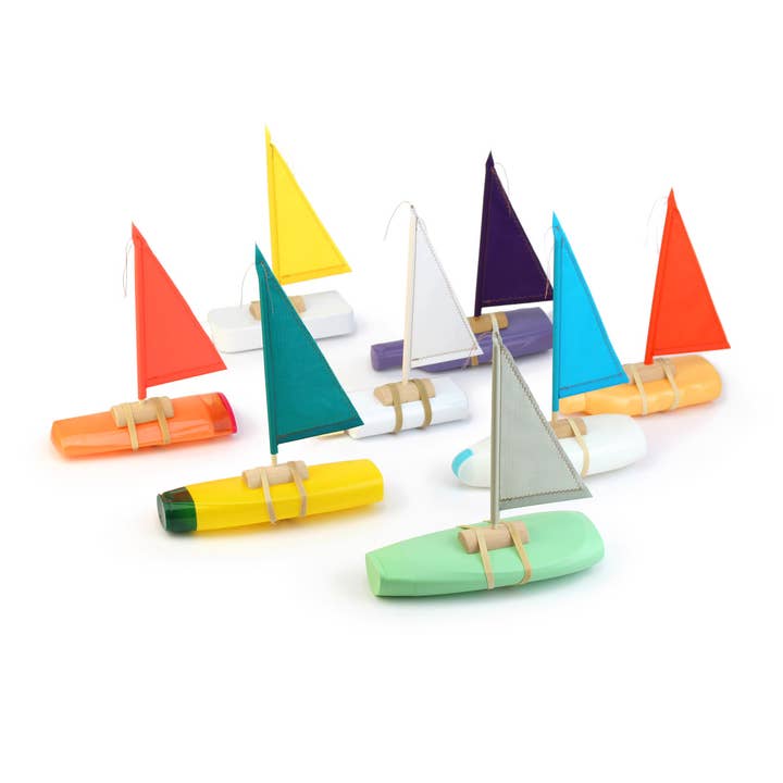 Floris Hovers Bottle Boat - ECO building kit for wholesale by IKONIC