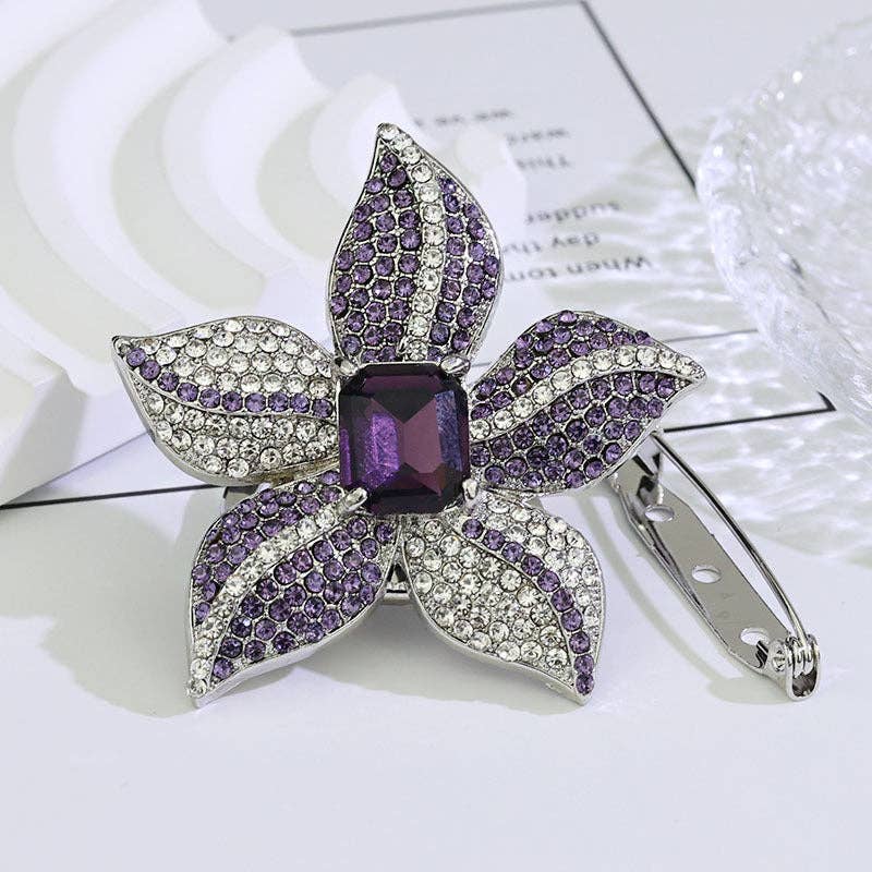 Lila Lily Rhinestone Alloy Brosch PA5696 för wholesale på Faire2