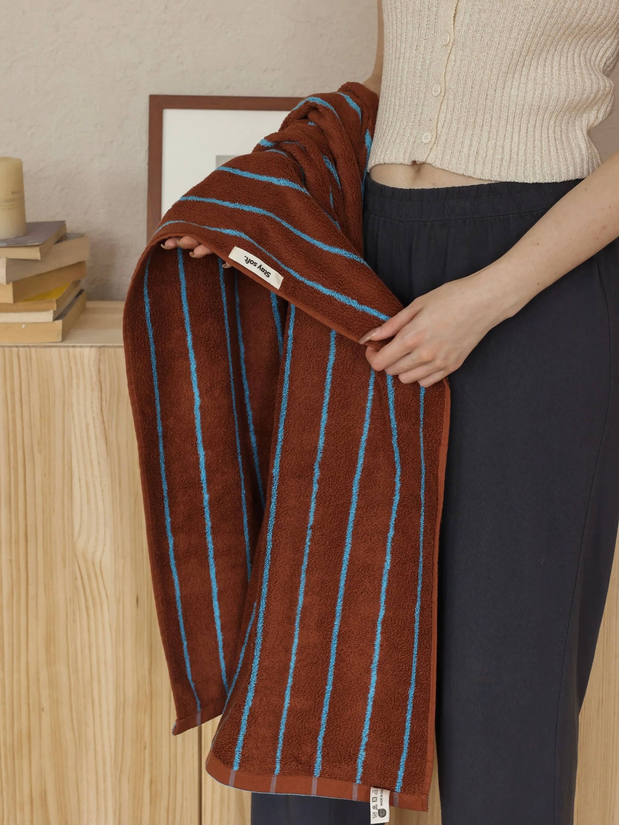 INSPECIAL HOME - Wholesale Bath Towel - 100% Cotton Retro Earthy-tone Pinstripe Soft Plush Towel 25