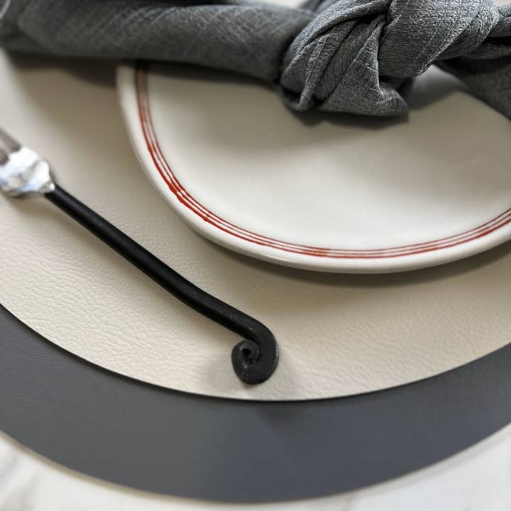 Tempo Double Sided Round for wholesale by Davanti/Vía Deco Home